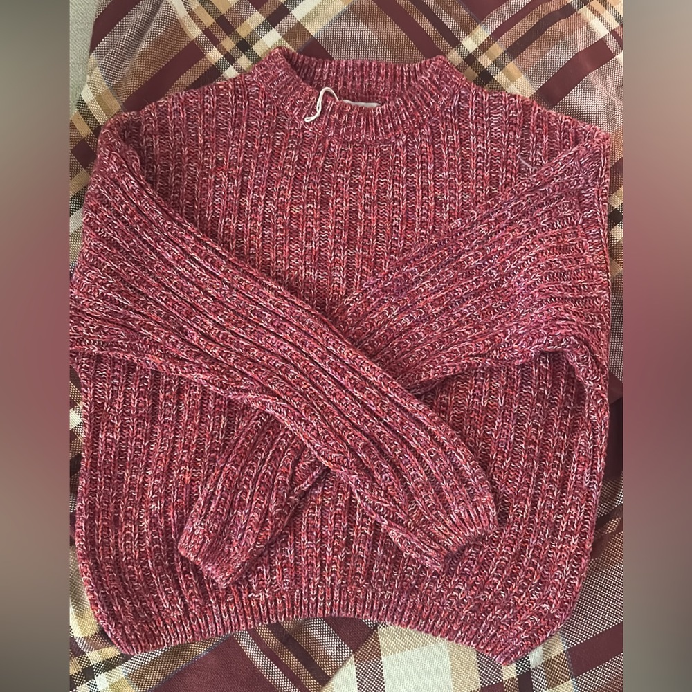 Universal thread sweater